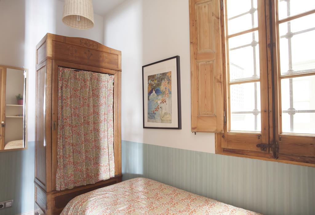 Aparteasy - Authentic Family Apartment Barcelona Exterior photo