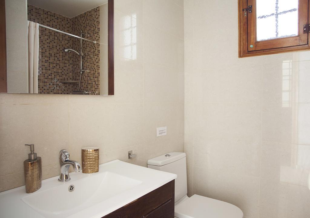 Aparteasy - Authentic Family Apartment Barcelona Exterior photo