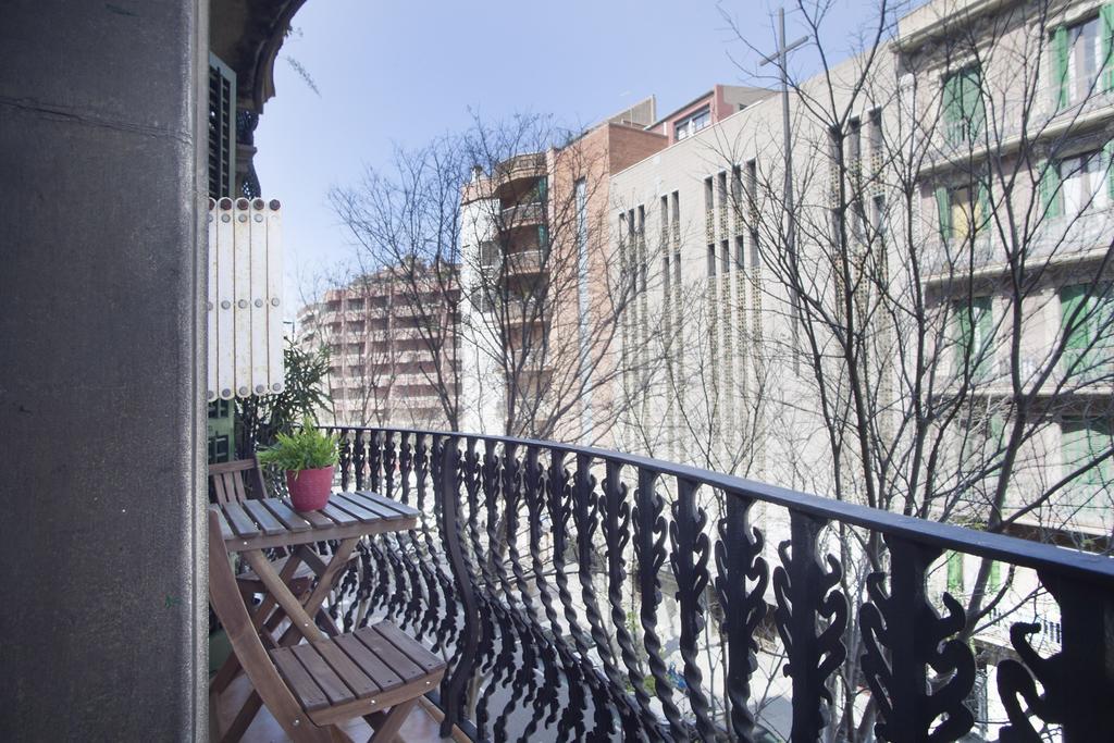 Aparteasy - Authentic Family Apartment Barcelona Exterior photo