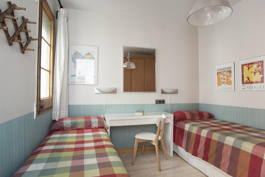 Aparteasy - Authentic Family Apartment Barcelona Exterior photo