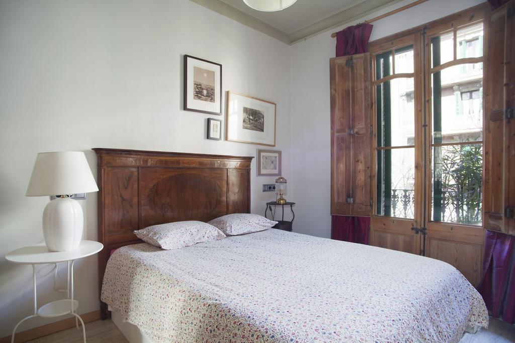 Aparteasy - Authentic Family Apartment Barcelona Exterior photo
